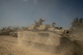 Israele lancia operazione di terra limitata in Libano: “Raid mirati, attacchi precisi”
