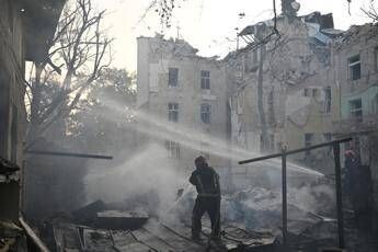 Ucraina, tregua finita: attacchi russi su varie città, sirene a Kiev