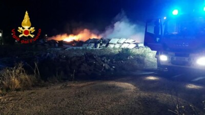 incendio pannelli fotovoltaici a Tuili
