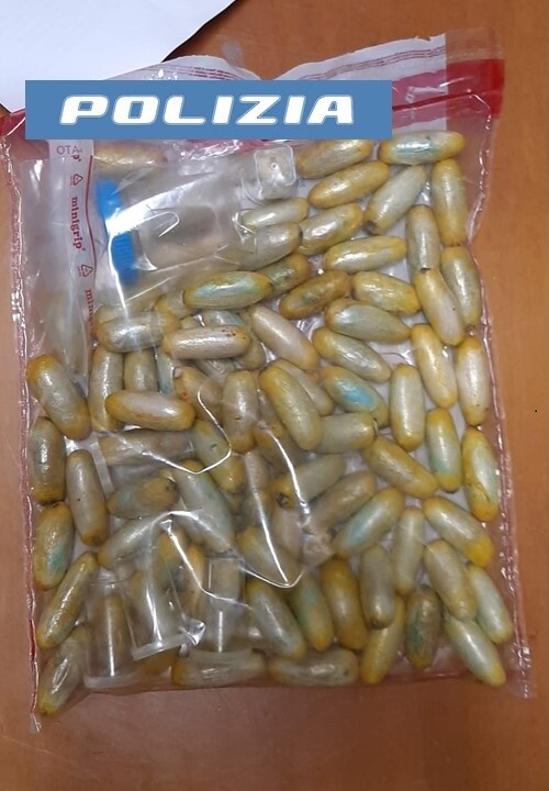 Cagliari: Arrestato in ospedale con 90 ovuli di droga nello stomaco, sequestrati 1,4 Kg di eroina 1 ovuli di eroina ingeriti da nigeriano a Cagliari