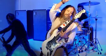 Jake E. Lee, ex chitarrista di Ozzy Osbourne colpito in una sparatoria: stava portando a spasso il cane
