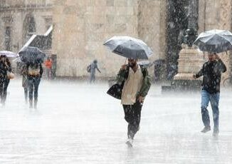 Maltempo, allerta meteo arancione in 2 regioni. Oggi scuole chiuse a Genova, La Spezia e Savona 3 Maltempo allerta meteo arancione in 2 regioni. Oggi scuole chiuse a Genova La Spezia e Savona