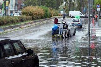 Maltempo oggi in Italia allerta meteo rossa in Emilia Romagna e arancione in 7 regioni