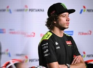 MotoGp, caduta per Bezzecchi durante la Sprint: "In ospedale, non ha lesioni" 3 MotoGp caduta per Bezzecchi durante la Sprint In ospedale non ha lesioni
