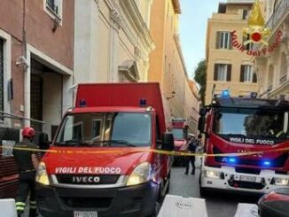 Roma, ascensore precipita durante manutenzione: un morto e due feriti gravi 3 Roma ascensore precipita durante manutenzione un morto e due feriti gravi