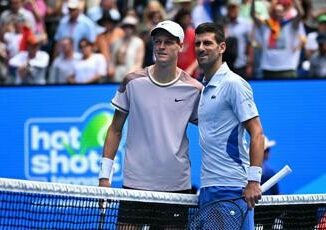 Sinner Djokovic oggi finale Atp Shanghai quando giocano orario e dove vederla in tv