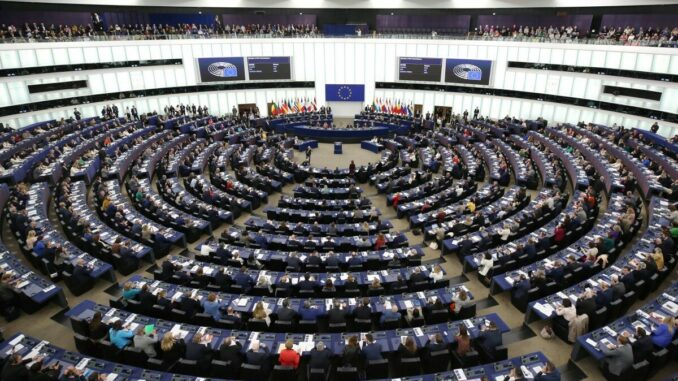 Parlamento Ue “Rafforzare il sostegno militare all’Ucraina”