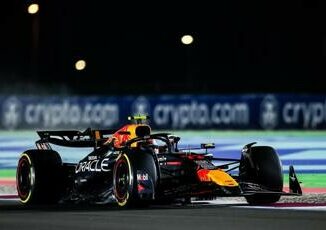 Formula 1 Perez si addormenta in pista semaforo scatta lui non parte Video