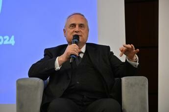Lotito contro sindaca di Amsterdam: “Leso onore Lazio, risarcite i tifosi”