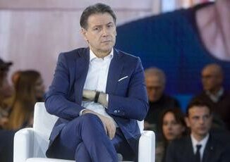 M5S Conte riunisce i suoi voto bis e piu democrazia in risposta a Grillo