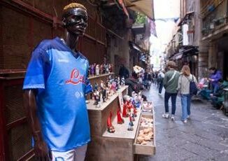Napoli un ticket per i presepi di San Gregorio Armeno Errore rischio effetto boomerang