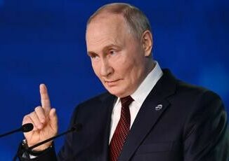 Putin le scuse a Merkel Non volevo spaventarla con il cane Video
