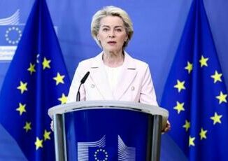 Ue, von der Leyen: "Lavorerò sempre dal centro, è tempo di unirsi" 5 Ue von der Leyen Lavorero sempre dal centro e tempo di unirsi