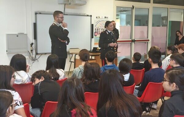 Domusnovas: Carabinieri e studenti uniti contro la violenza di genere 1 carabinieri domusnovas incontro studenti su violenza di genere