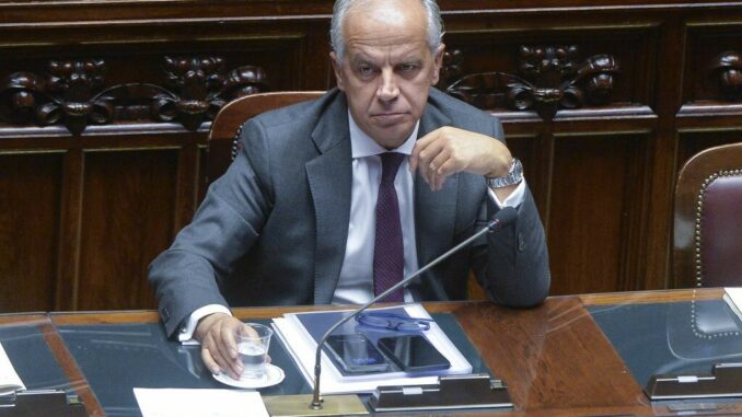 Piantedosi “I violenti nelle manifestazioni sono una minoranza”