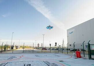 Amazon successo per 1° volo di prova consegne con droni a San Salvo in Abruzzo
