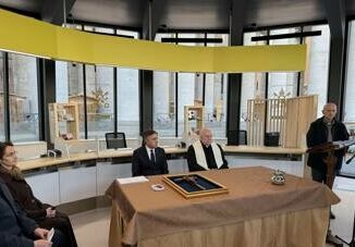 Apre nuovo ufficio postale mobile Vaticano in piazza San Pietro