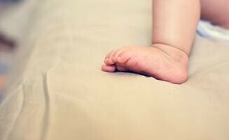 Bimbo nato in strada a Palermo i medici Ivan sta bene piu sfortunata la sua mamma