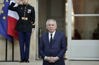 Francia Bayrou scrive ai ministri uscenti Non tutti nella nuova squadra