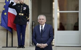 Francia, Bayrou scrive ai ministri uscenti: “Non tutti nella nuova squadra”