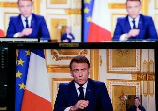 Francia Macron non si dimette Bisogno di unita presto nuovo premier