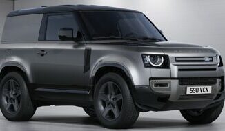 Land Rover Defender 90 25 MY in puro stile urban