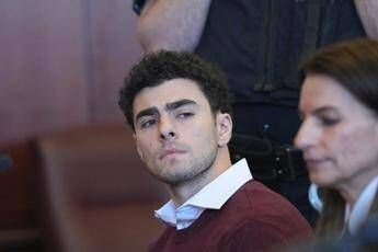 Luigi Mangione incriminato per l’omicidio di Brian Thompson