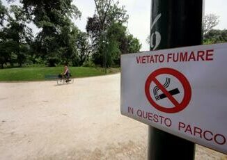 Milano dal 1 gennaio divieto di fumo in tutte le aree pubbliche allaperto