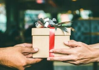 Natale Altroconsumo italiani spenderanno 490 euro a testa e 50 in piu per viaggi su 2023