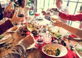 Natale occhio a stuzzichini e apericene i consigli del nutrizionista