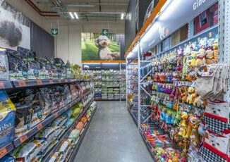 OBI azienda leader nel settore fai da te e giardinaggio presenta il suo primo natale a quattro zampe al via Happy Pets Days