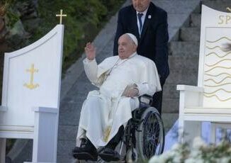 Papa Francesco la rivelazione choc Scampato a due attentati in Iraq