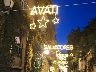 Pupi Avati allaccensione delle luminarie natalizie di Via Margutta Foto