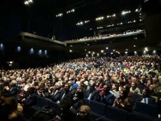 Solidarieta e spettacolo a Milano 1.500 manager a teatro a sostegno associazioni umanitarie