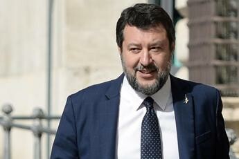 Un viaggio sotto l’albero per Natale, è il regalo della Lega a Salvini