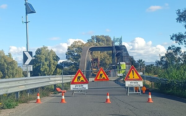 Ponte chiuso sulla Sp4 tra San Sperate e Villasor