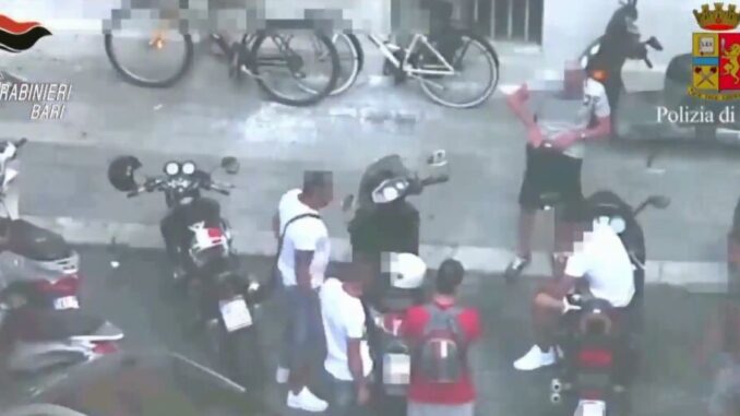 Ventotto arresti a Bari per associazione mafiosa, estorsioni e minacce