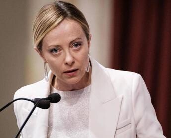 Caso Almasri, Meloni: “Ricevuto avviso di garanzia per favoreggiamento e peculato”