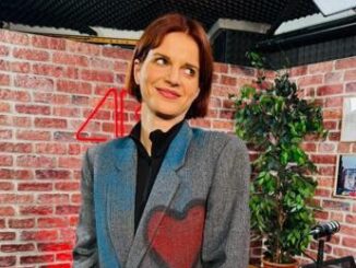 Chiara Galiazzo canta 'Valore', brano scartato da Sanremo 2025 e rivela: "In passato vittima di body shaming" 5 Chiara Galiazzo canta Valore brano scartato da Sanremo 2025 e rivela In passato vittima di body shaming