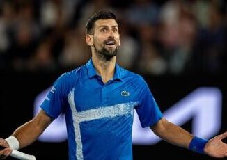 Djokovic non si allena semifinale a rischio E i media lo attaccano