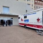 L'autoemoteca Avis davanti al Mater Olbia
