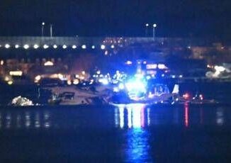 Incidente aereo Washington Trump Sono morti tutti. Il presidente attacca Biden e Obama