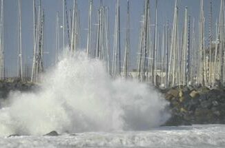 Maltempo temporali e venti di burrasca allerta meteo arancione in Calabria gialla in sei regioni