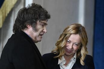 Meloni e il video sulle missioni all’estero: “Relazioni solide per futuro Italia”