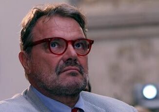 Oliviero Toscani condizioni gravi ma stabili prognosi resta riservata