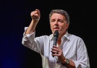 Renzi torna allattacco La fase zen e finita ora rilancio sulla politica