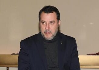 Salvini sciagura per lItalia opposizioni allattacco dopo nuovo caos treni a Milano