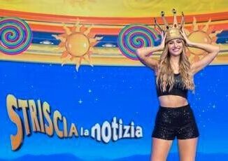 Striscia la Notizia il pubblico sceglie la nuova velina bionda vince Nausica Marasca