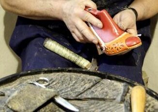Tra chiodi e stampanti 3d ecco il ritorno del ciabattino e artigiano tecnologico