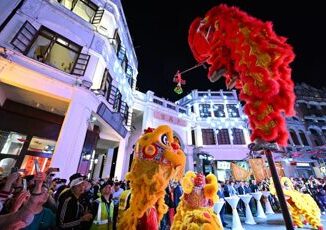 Tropical Hainan Island China Tourists Paradise Filled with Sunshine Hospitality